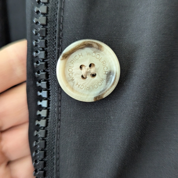 Woolrich Arctic Buttoned Jacket – Timeless Warmth & Style - Picture 4 of 9